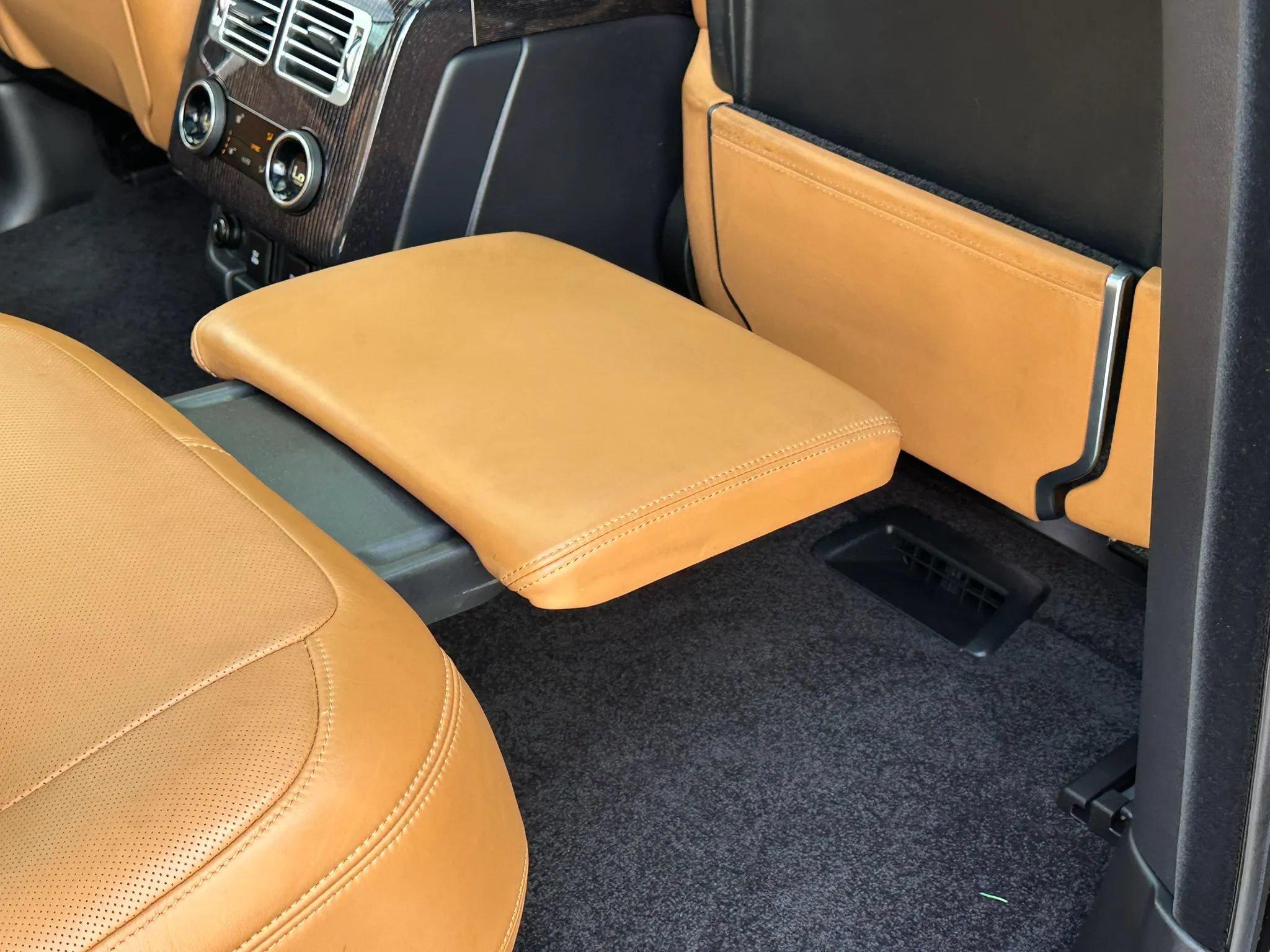 Used 2018 Land Rover Range Rover Autobiography AWD/4WD image 34