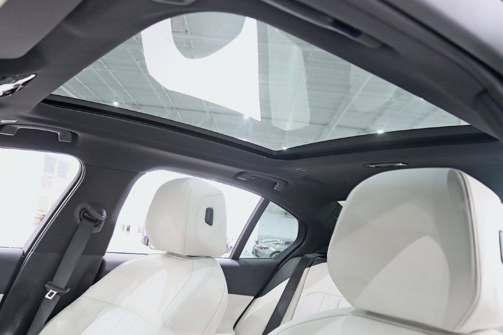 Used 2024 BMW i5 M60 w/ Premium Package AWD/4WD image 34