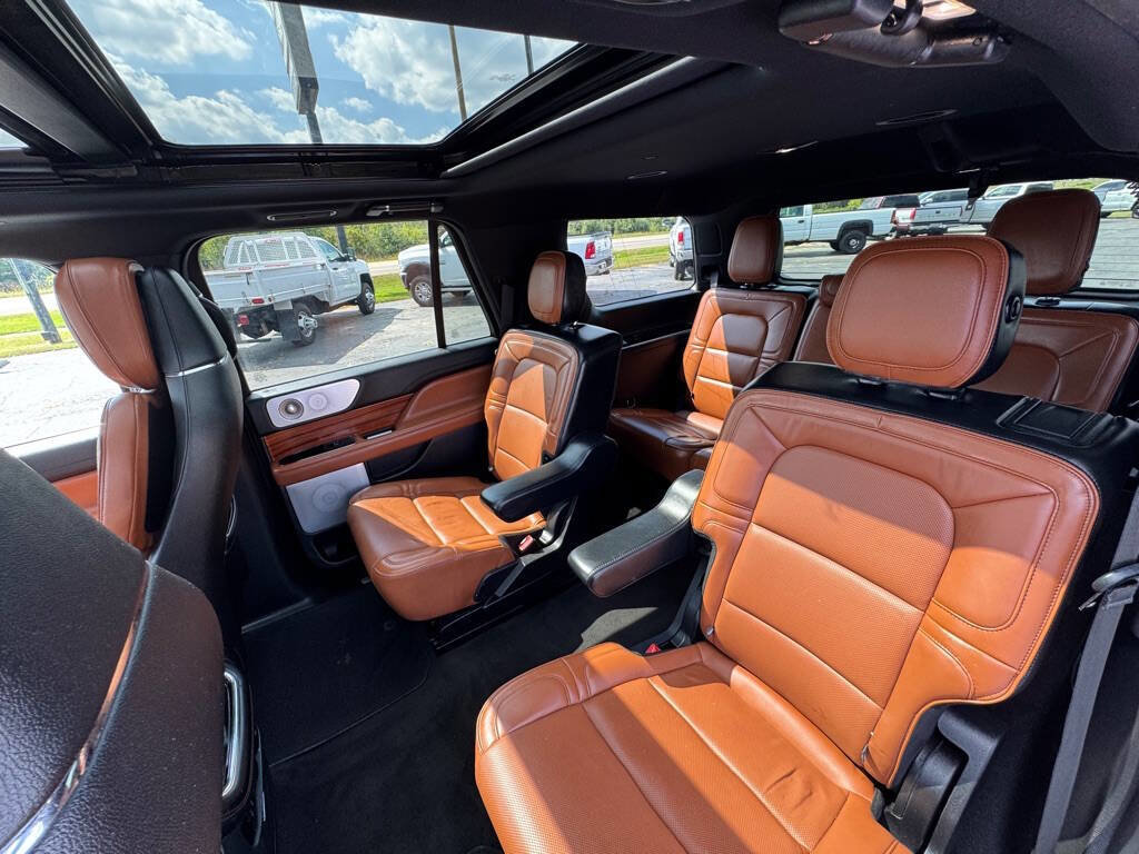 Used 2019 Lincoln Navigator Reserve AWD/4WD image 14