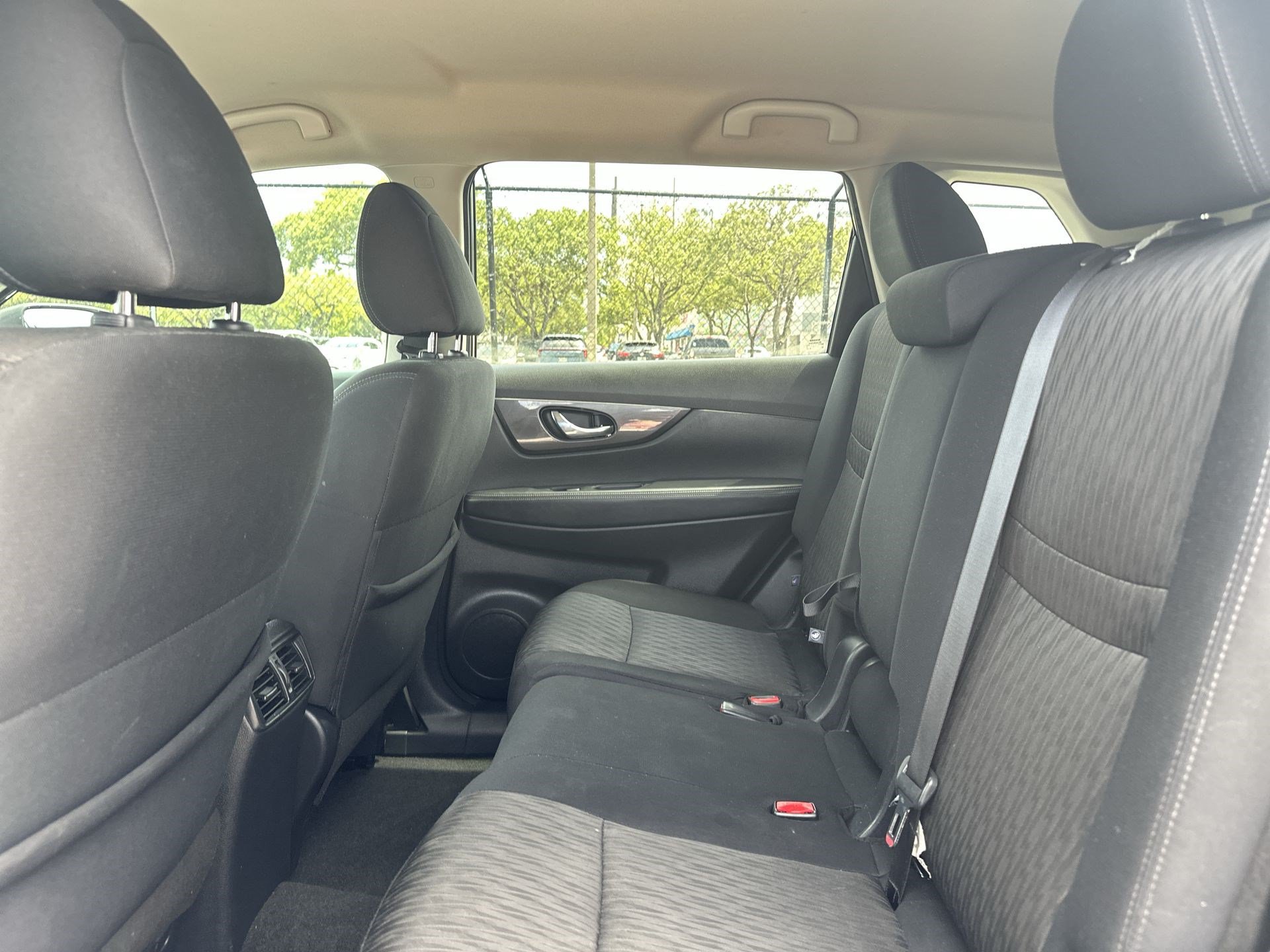 Used 2020 Nissan Rogue S w/ Special Edition Package FWD image 22