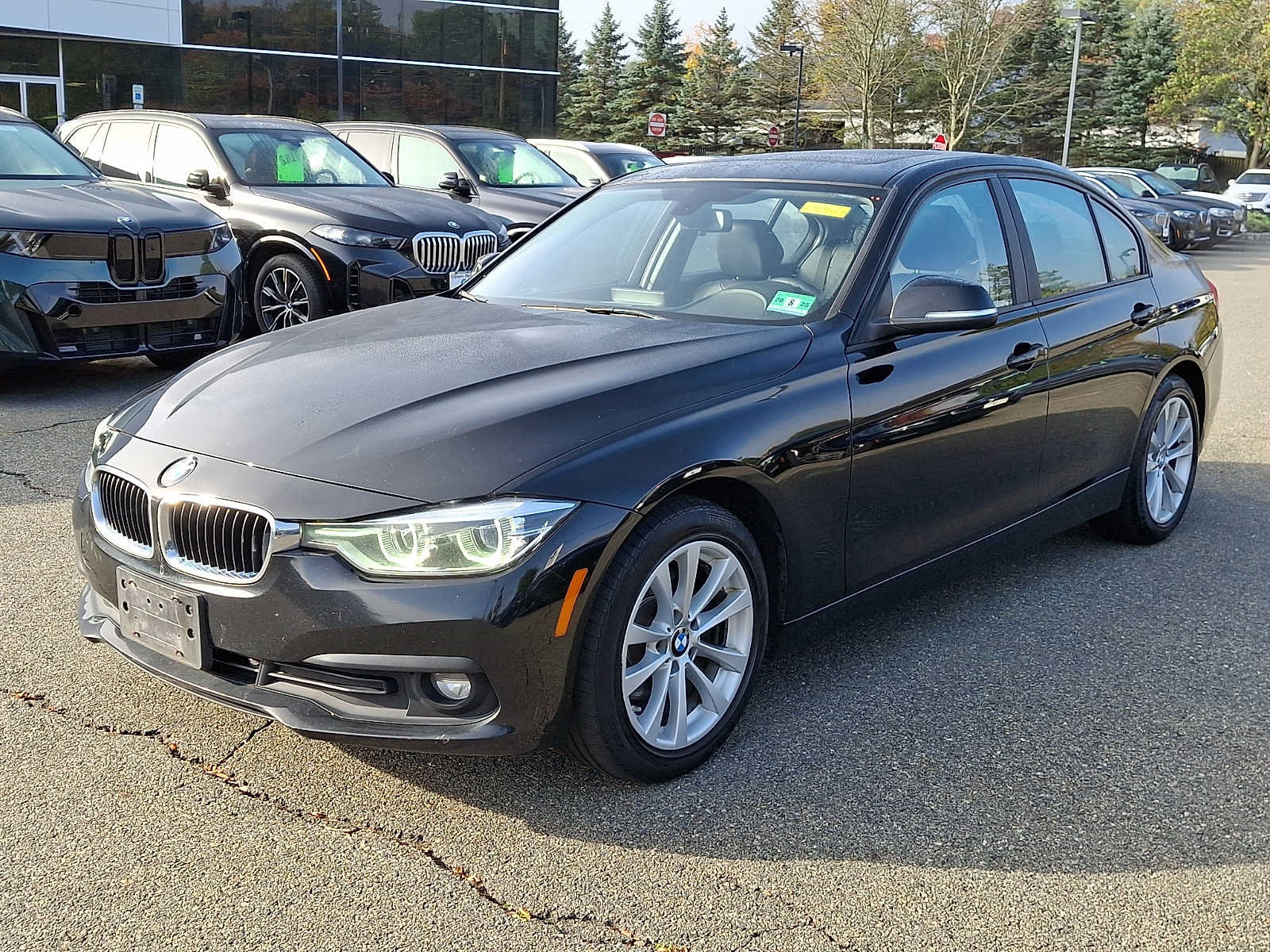 Used 2018 BMW 320i xDrive Sedan w/ Convenience Package AWD/4WD image 3