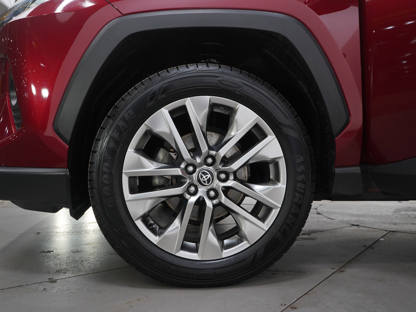 Used 2020 Toyota RAV4 Limited image 32