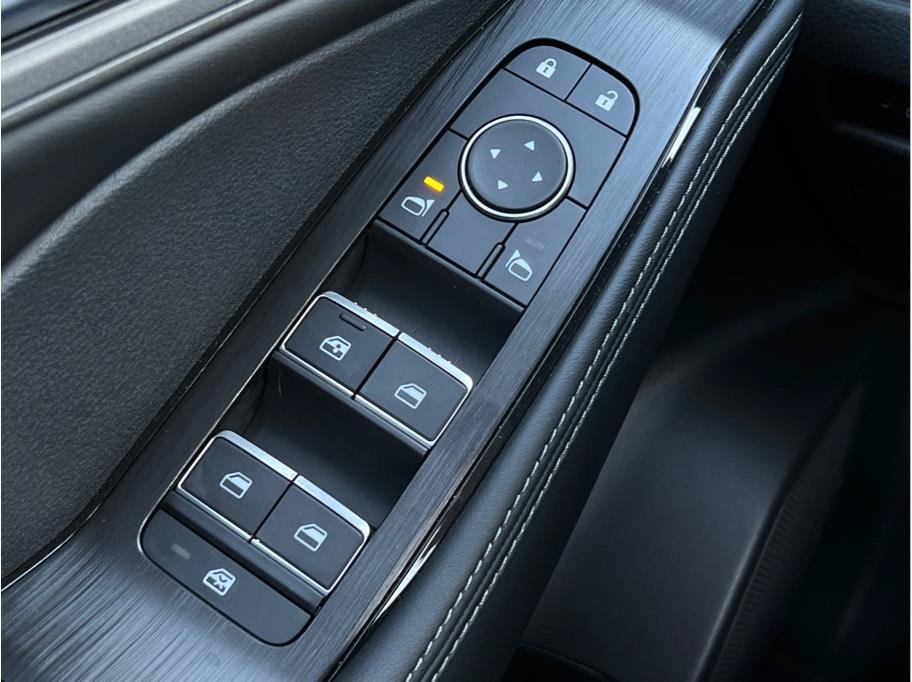 Used 2025 Nissan Rogue SL image 19