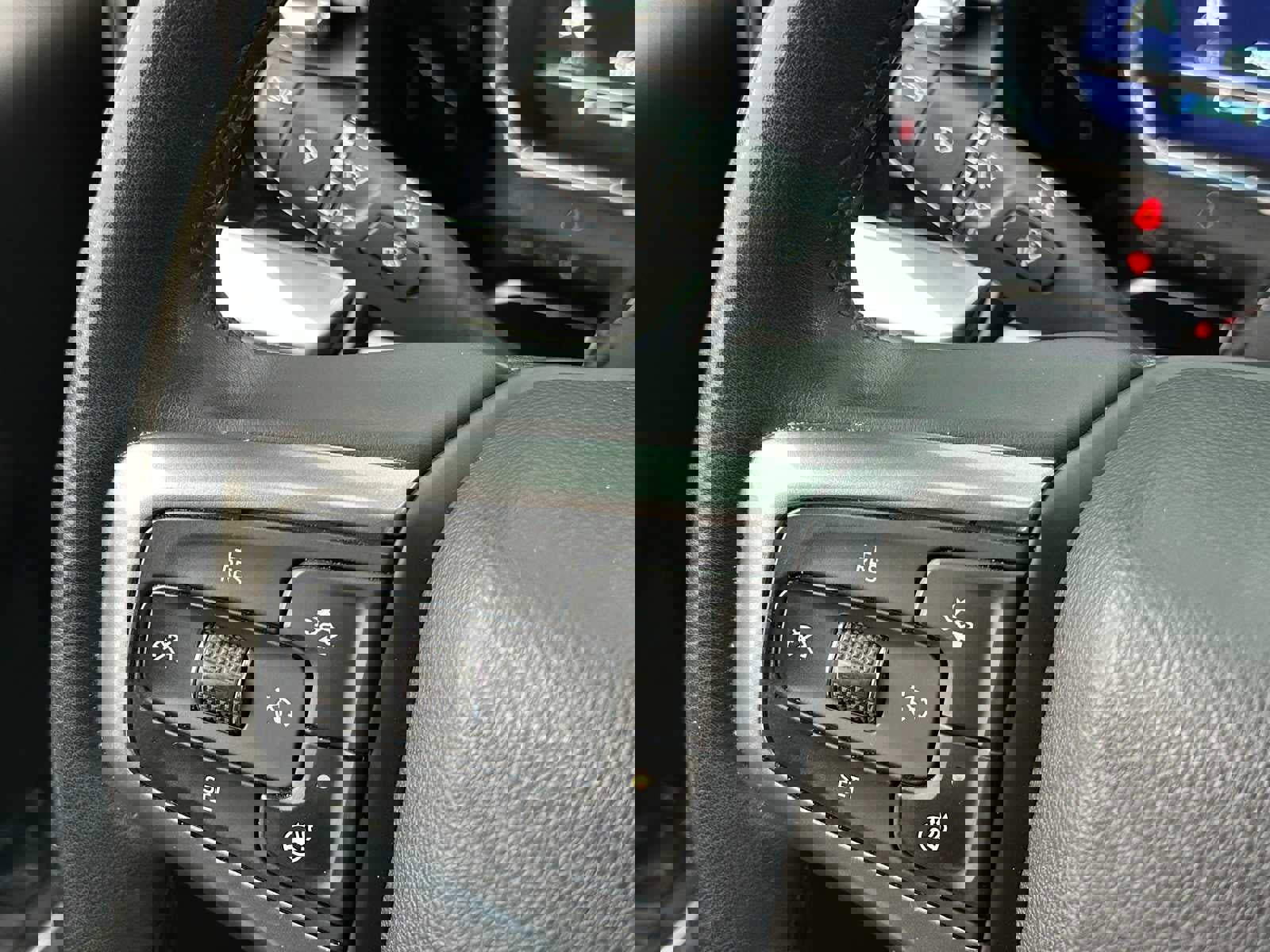 Used 2024 Chevrolet Silverado 2500 LT image 32