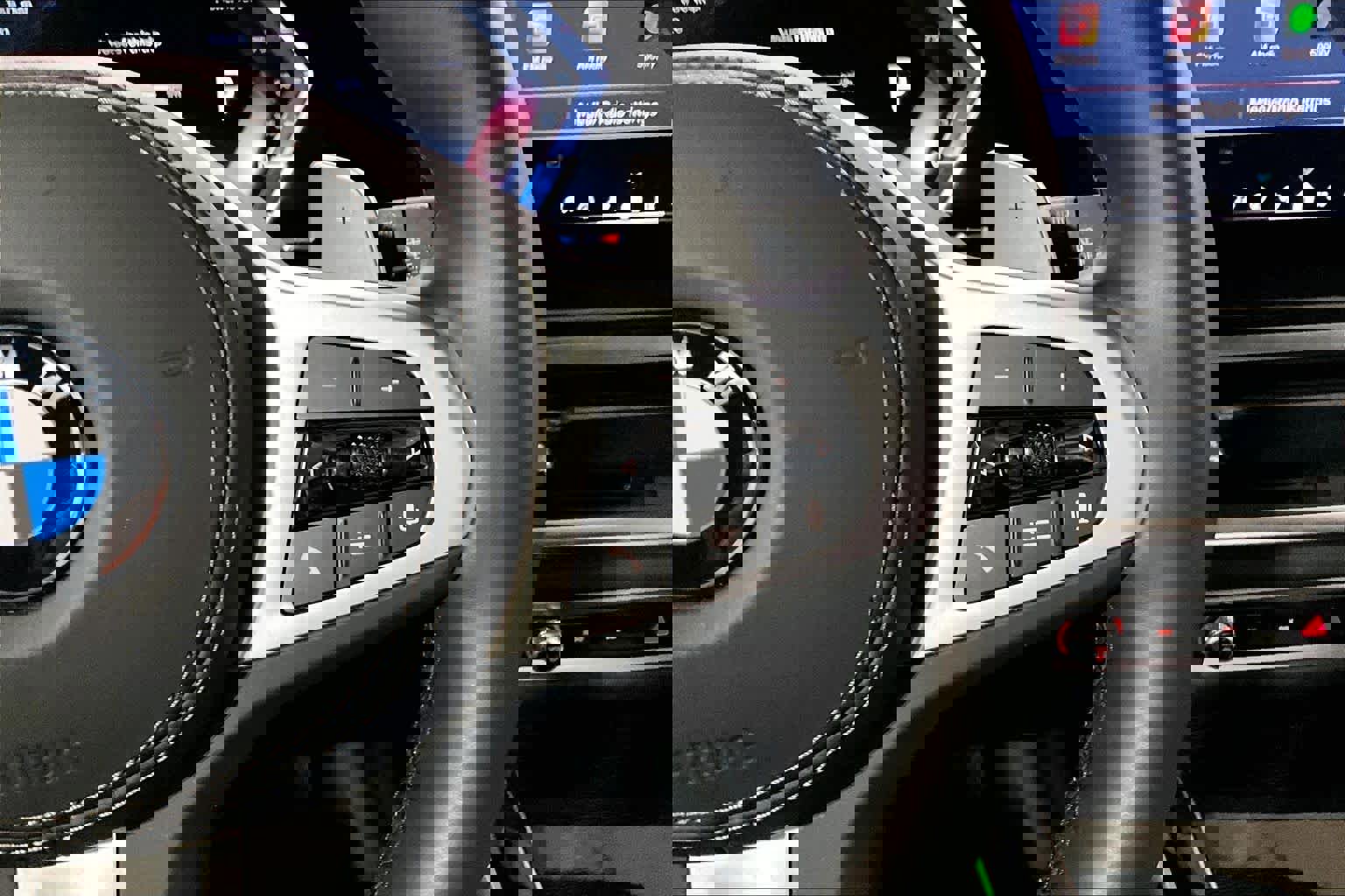 Used 2026 BMW X7 xDrive40i AWD/4WD image 25