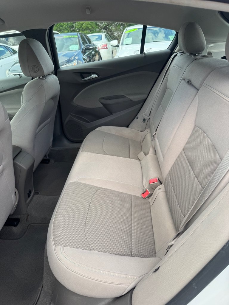 Used 2017 Chevrolet Cruze LT w/ Convenience Package FWD image 10