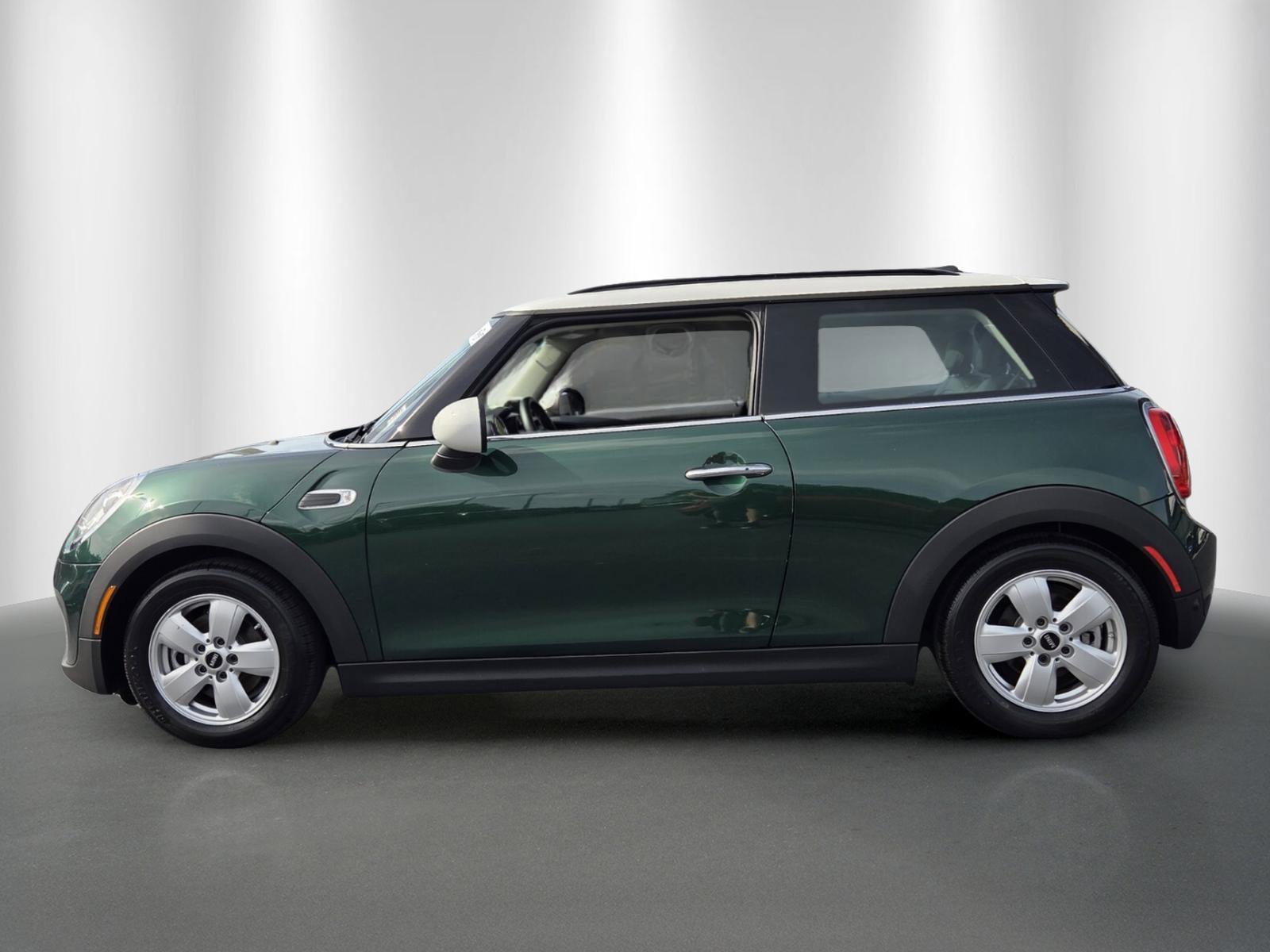 Used 2018 MINI Cooper 2-Door Hardtop FWD image 4