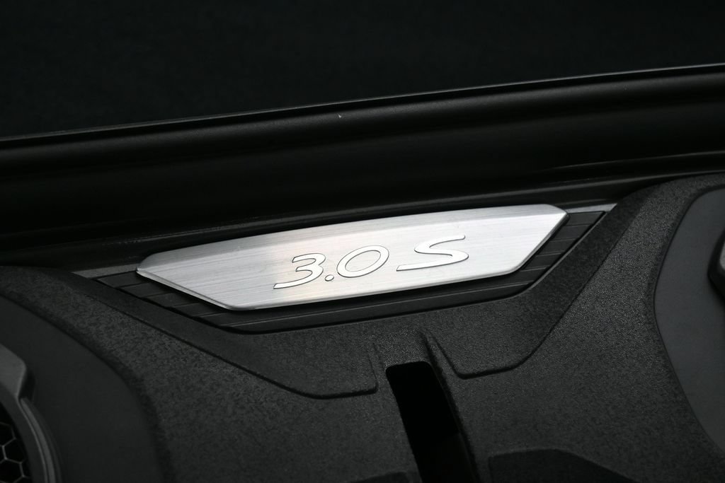 Certified 2023 Porsche 911 Carrera 4S AWD/4WD image 32