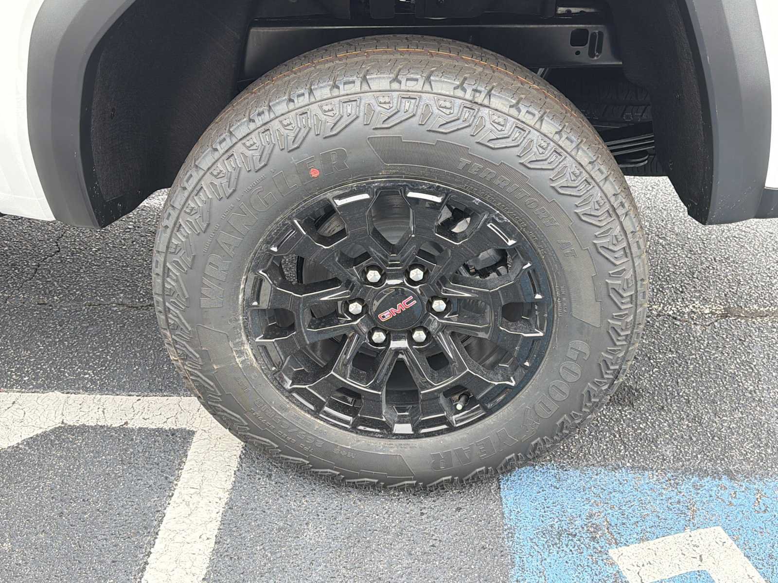 New 2026 GMC Canyon Elevation w/ Convenience Package RWD image 30