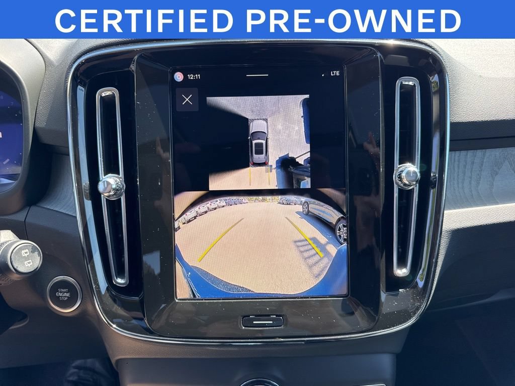 Certified 2025 Volvo XC40 B5 Plus AWD/4WD image 26