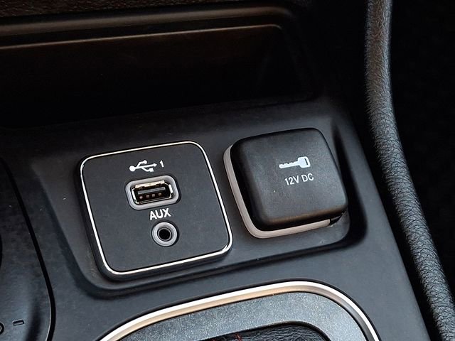 Used 2022 Jeep Cherokee Trailhawk w/ Technology Group B AWD/4WD image 27