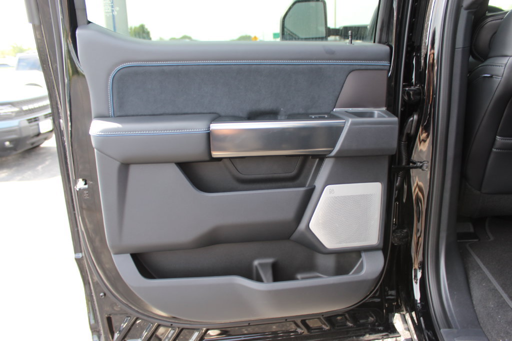 New 2026 Ford F350 Platinum w/ Tremor Off-Road Package AWD/4WD image 17