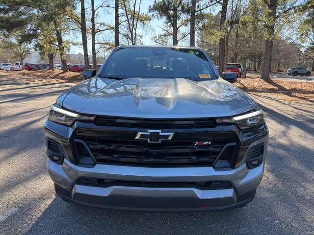 Used 2024 Chevrolet Colorado Z71 w/ Z71 Convenience Package 2 image 3