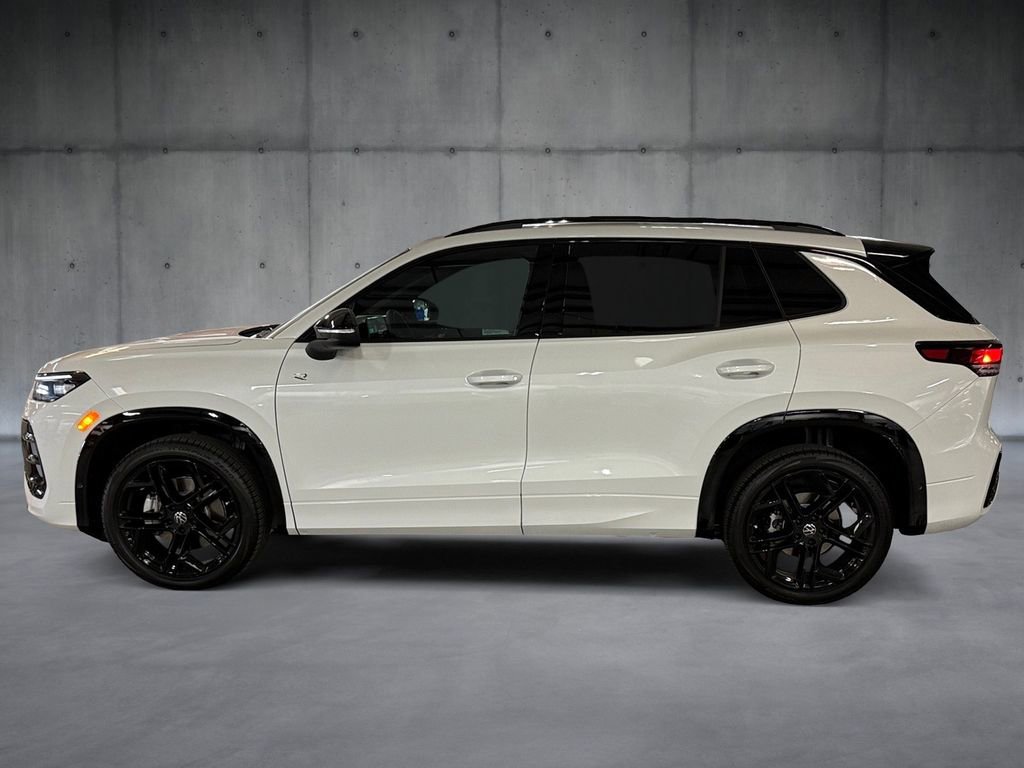 New 2026 Volkswagen Tiguan SE R-Line AWD/4WD image 2