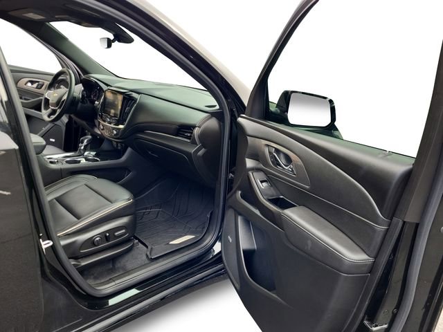 Used 2023 Chevrolet Traverse Premier image 30