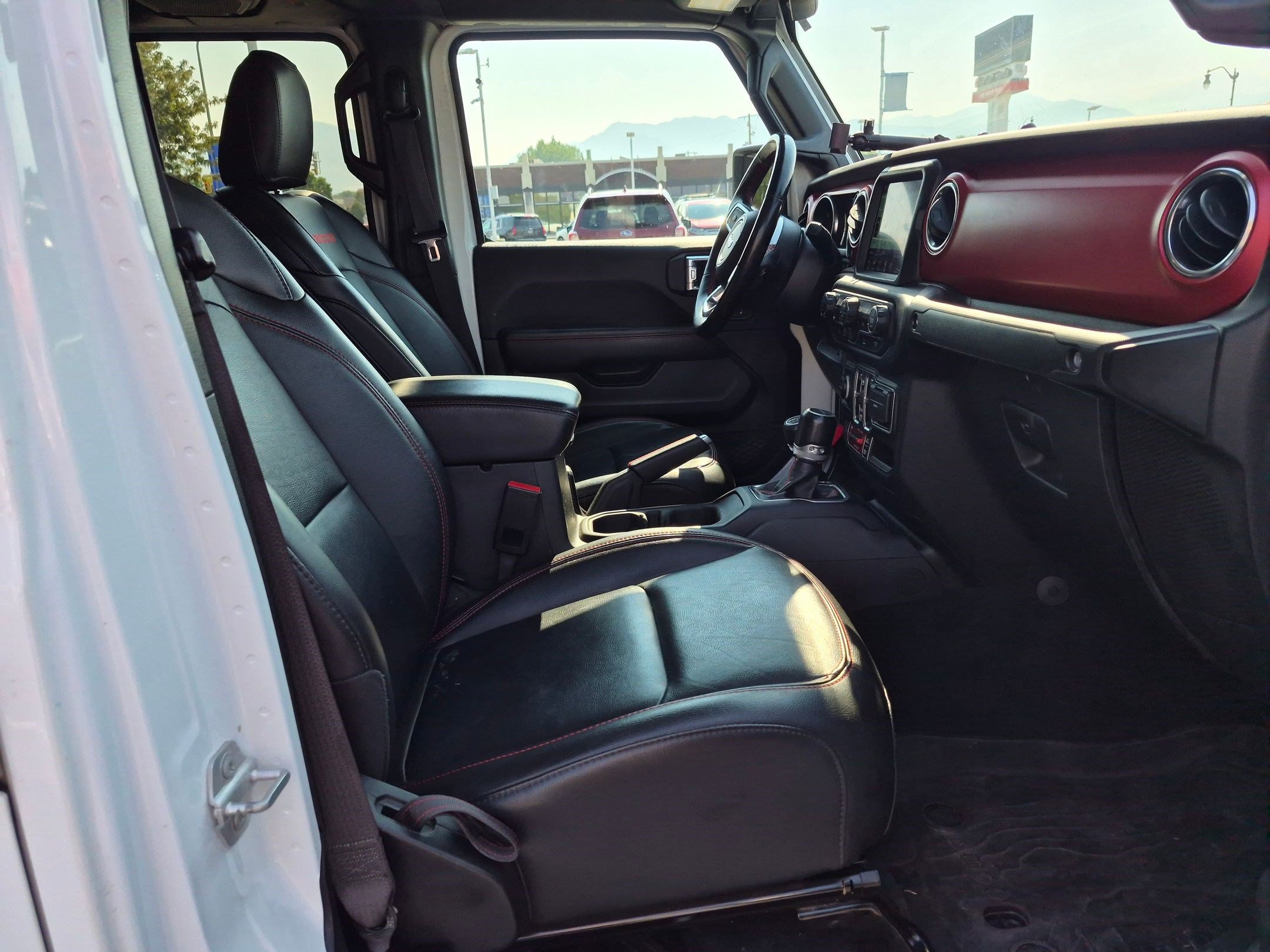 Used 2023 Jeep Gladiator Rubicon w/ Cold Weather Group AWD/4WD image 31