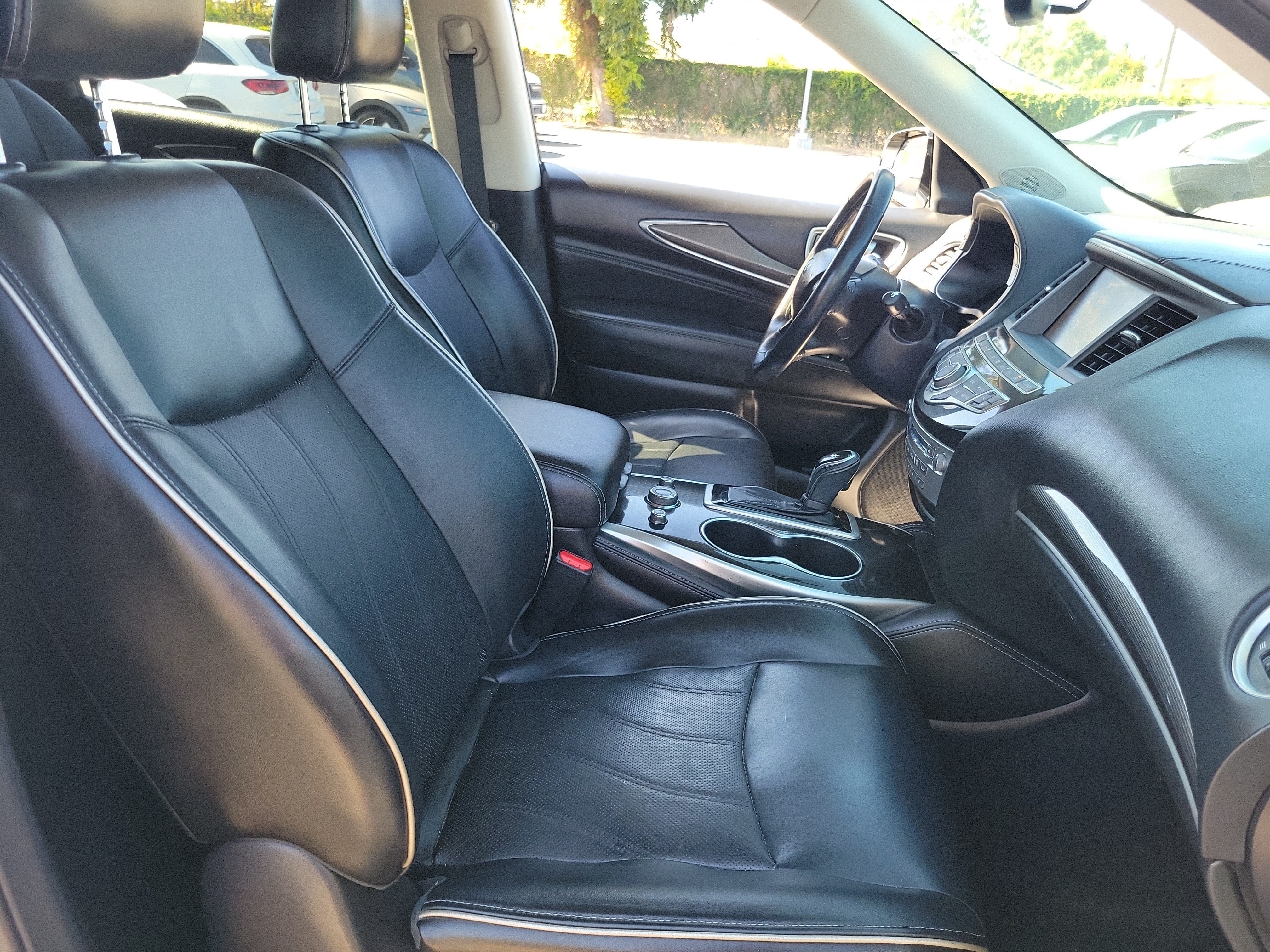 Used 2017 INFINITI QX60 Luxe w/ Premium Package AWD/4WD image 22