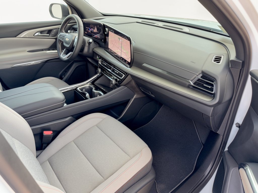 New 2027 Chevrolet Traverse LT FWD image 30
