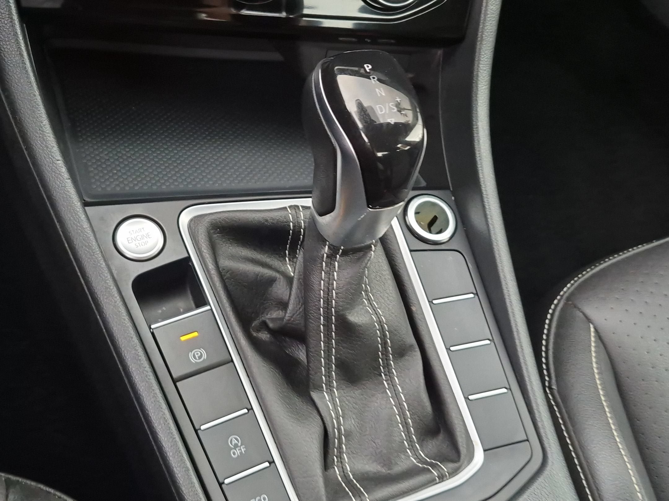 Used 2024 Volkswagen Jetta SE FWD image 19