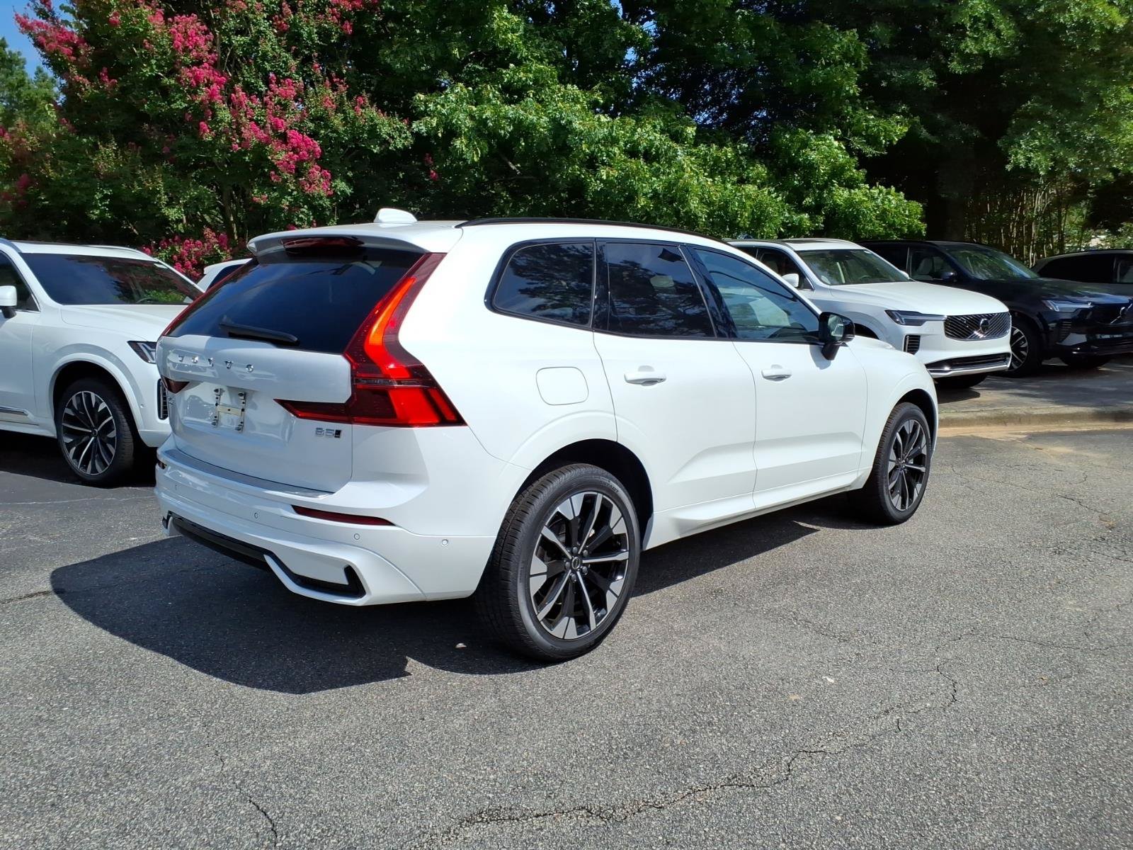 New 2026 Volvo XC60 T8 Plus w/ Protection Package Premier AWD/4WD image 4