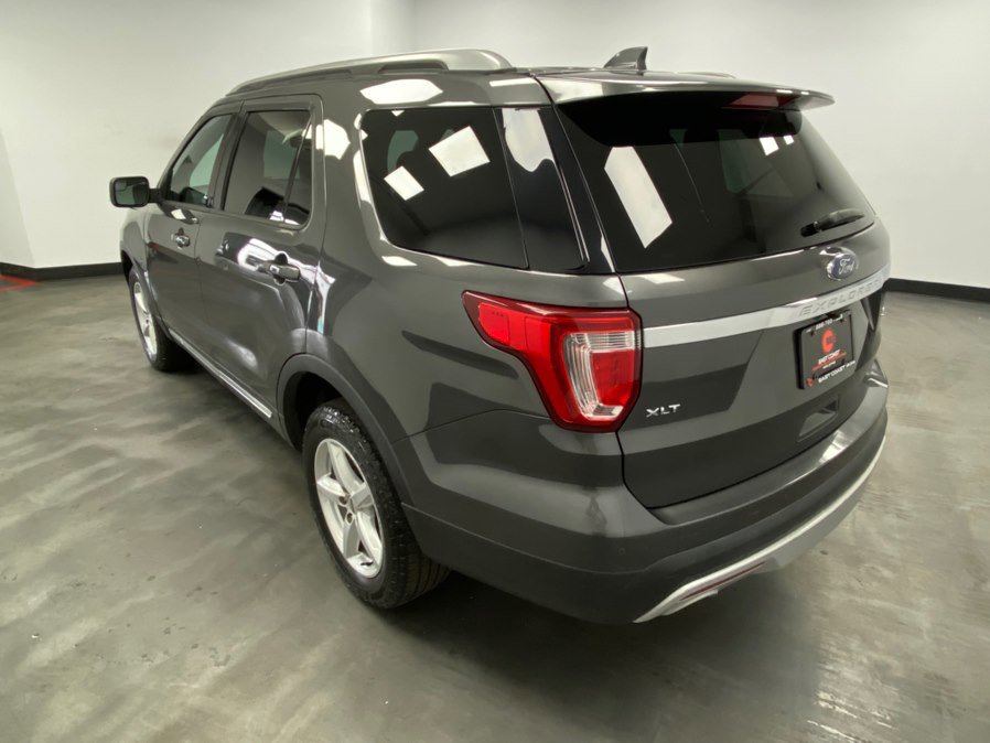 Used 2017 Ford Explorer XLT w/ Equipment Group 202A AWD/4WD image 4