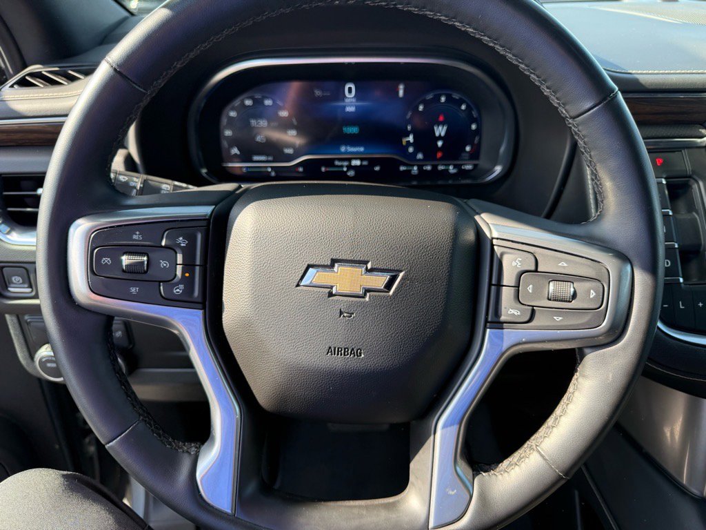 Used 2023 Chevrolet Suburban Premier image 20