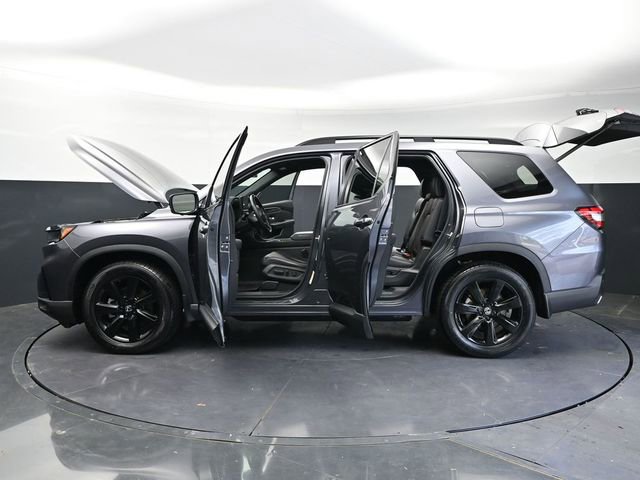 Certified 2025 Honda Pilot Black Edition image 42