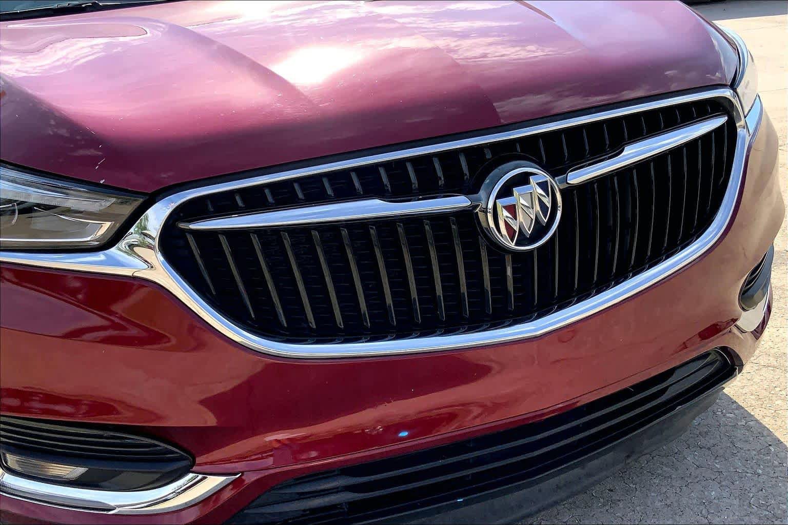 Used 2020 Buick Enclave Essence w/ LPO, Touring Package FWD image 29