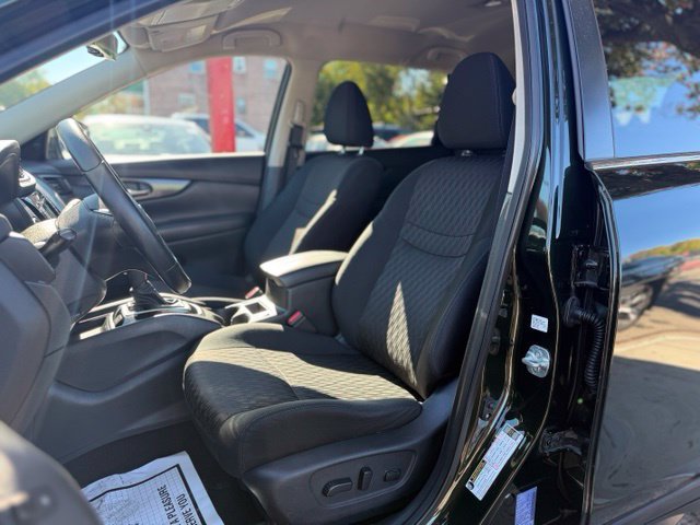Used 2018 Nissan Rogue SV w/ Premium Package AWD/4WD image 11