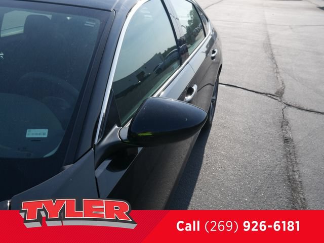 Used 2024 Honda Accord EX image 11