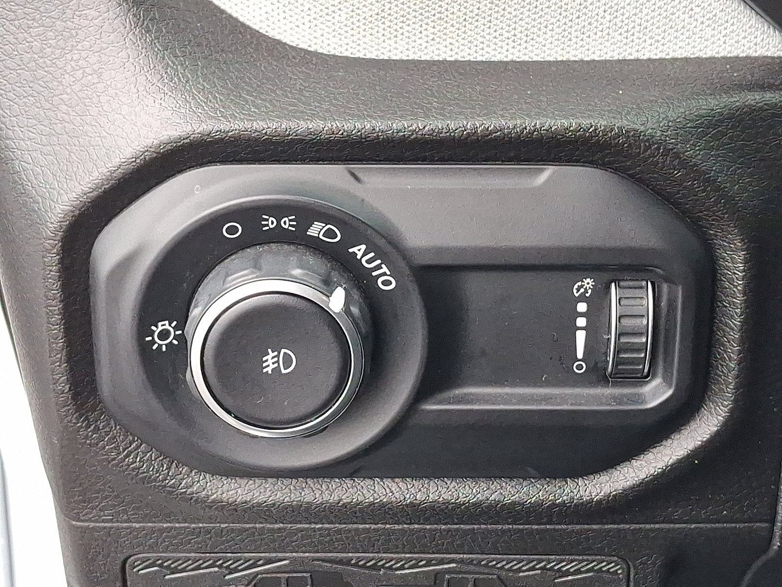 Certified 2024 Jeep Wrangler Sport S image 25