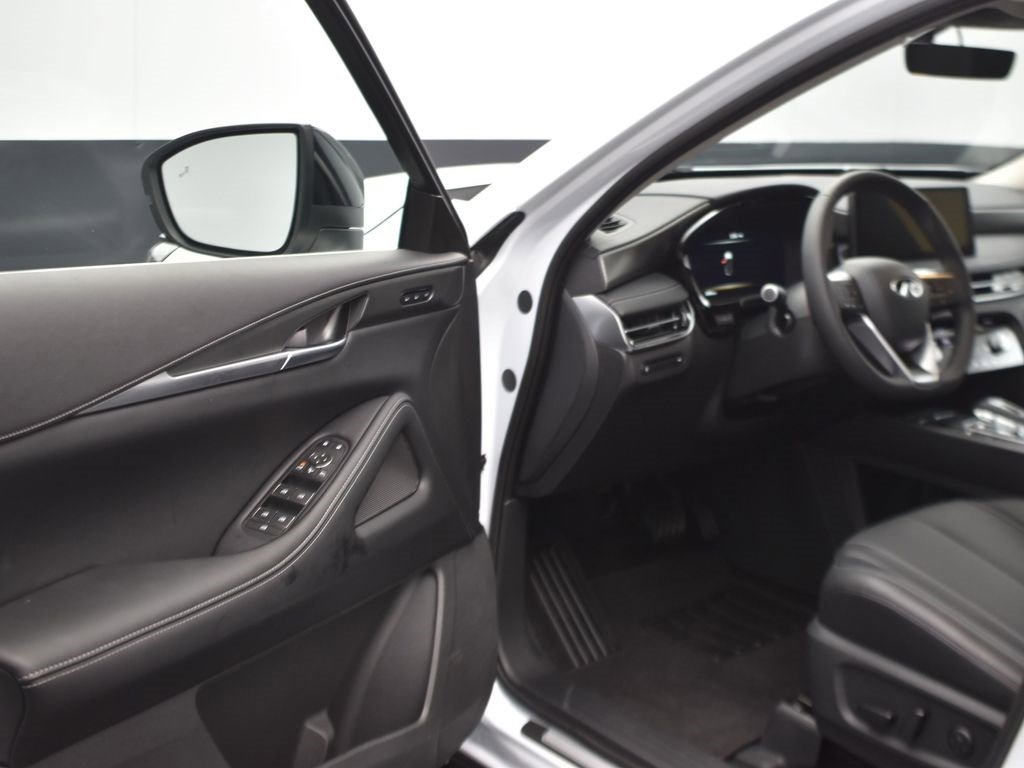 Certified 2026 INFINITI QX60 Pure w/ Cargo Package image 11