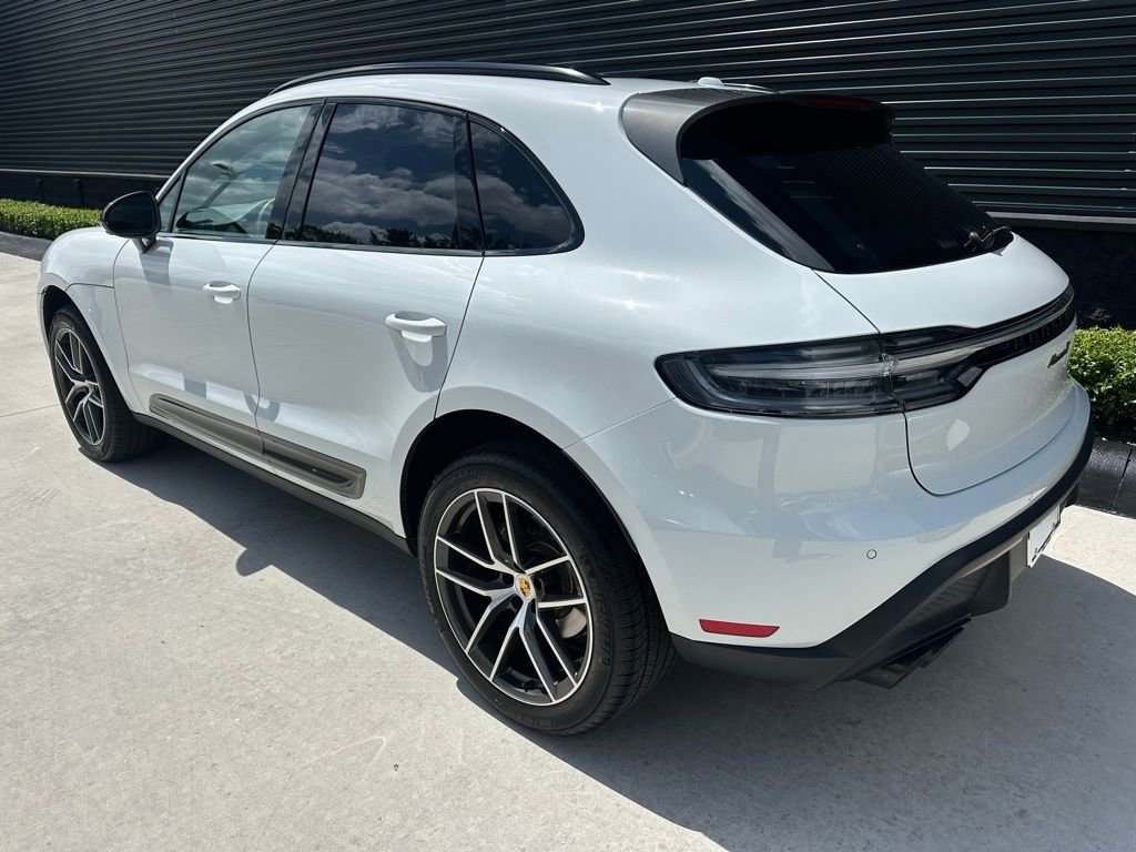 Certified 2026 Porsche Macan Turbo AWD/4WD image 3