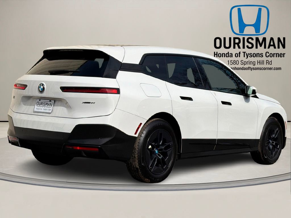 Used 2024 BMW iX xDrive50 w/ Premium Package image 4