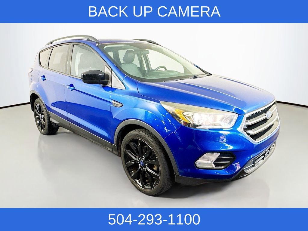 Used 2018 Ford Escape SE w/ SE Sport Appearance Package image 3