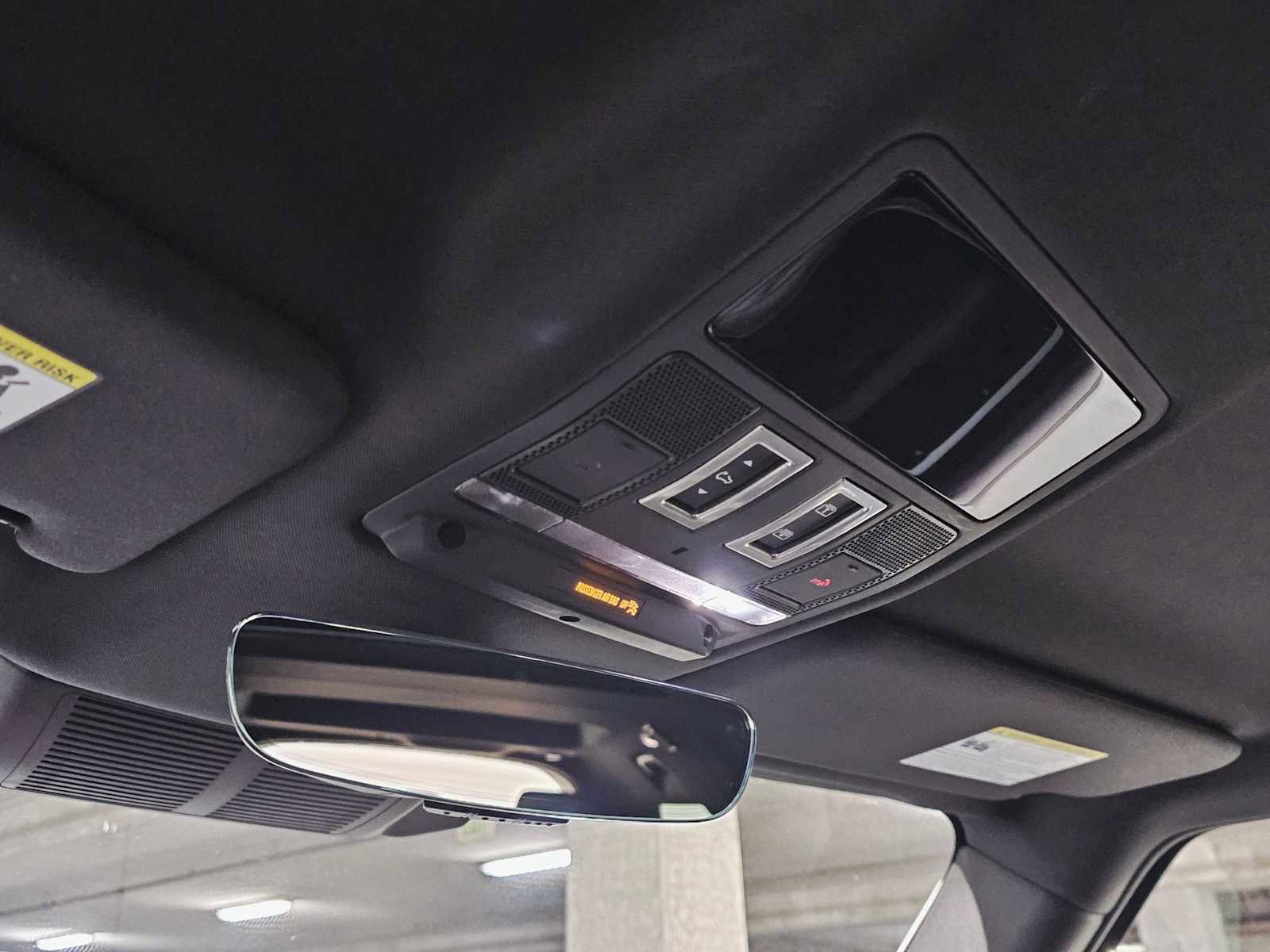 Used 2024 Land Rover Defender 130 X-Dynamic SE image 21