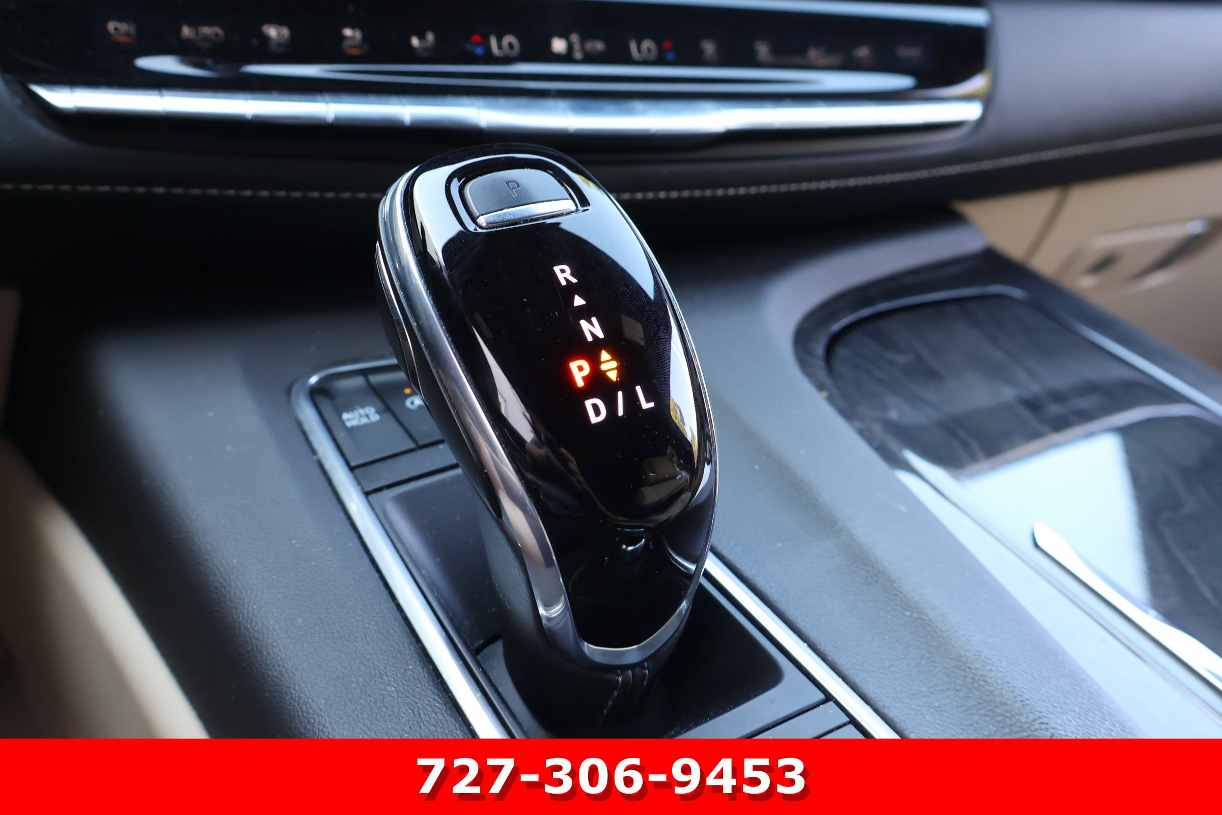 Used 2021 Cadillac Escalade Premium Luxury RWD image 27