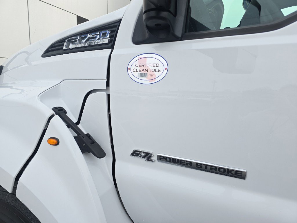 Used 2022 Ford F750 2WD Regular Cab Super Duty image 15
