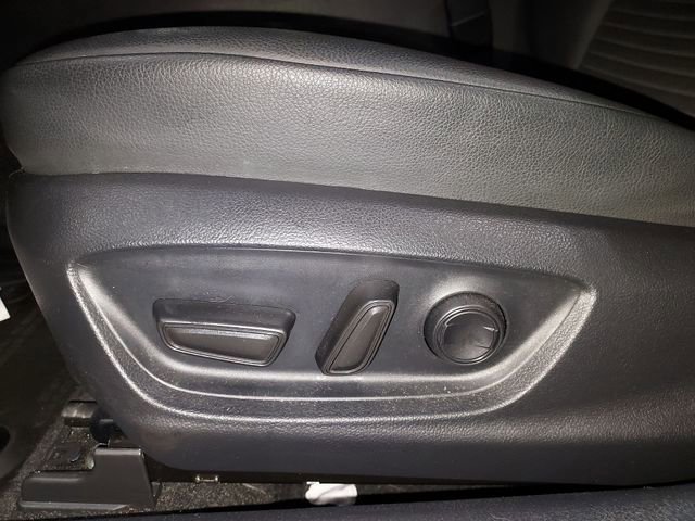 Used 2024 Toyota Camry SE w/ Convenience Package image 18