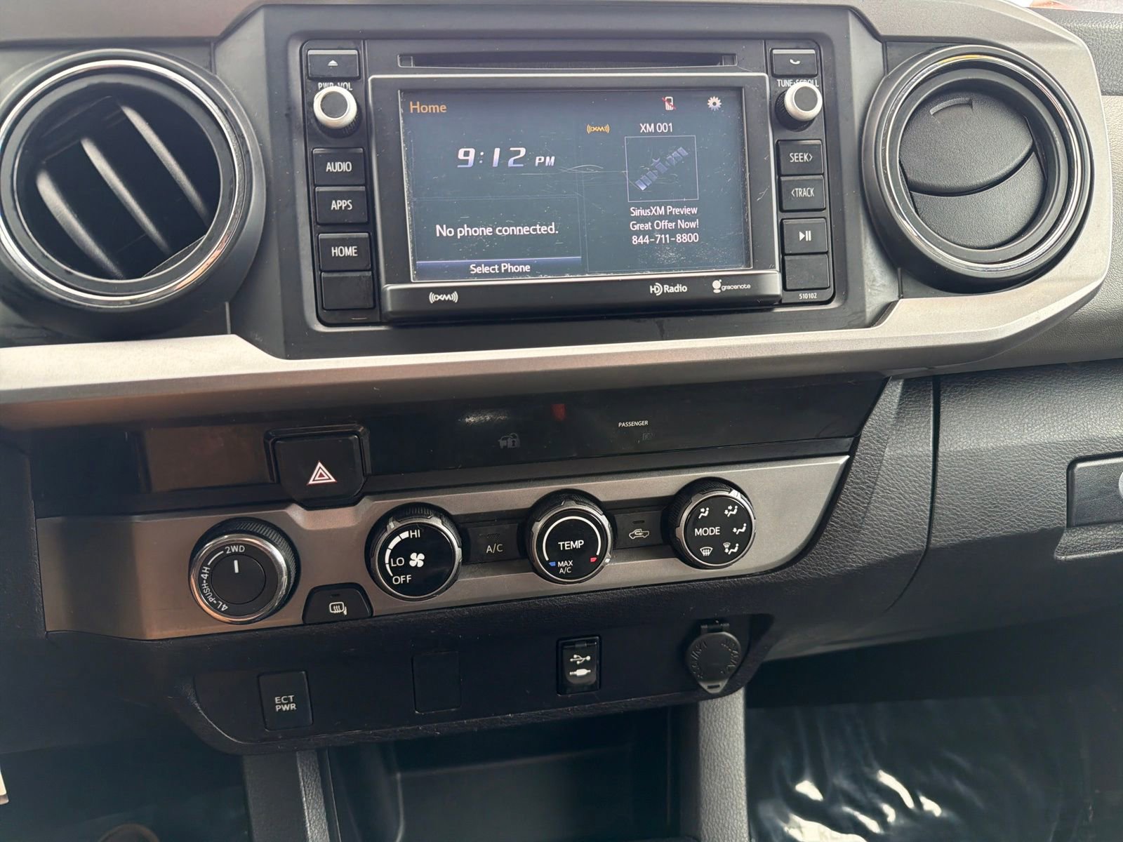Used 2017 Toyota Tacoma SR5 w/ Tow Package AWD/4WD image 21