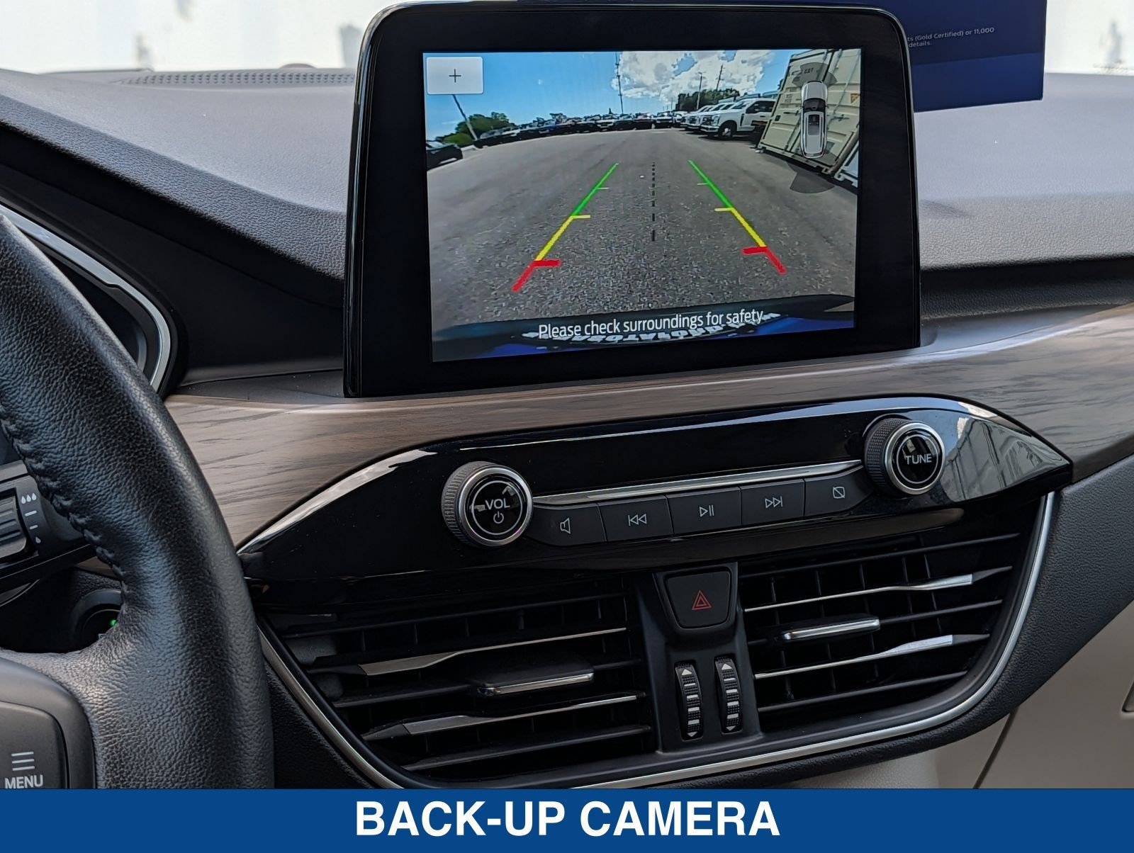 Used 2020 Ford Escape Titanium FWD image 31