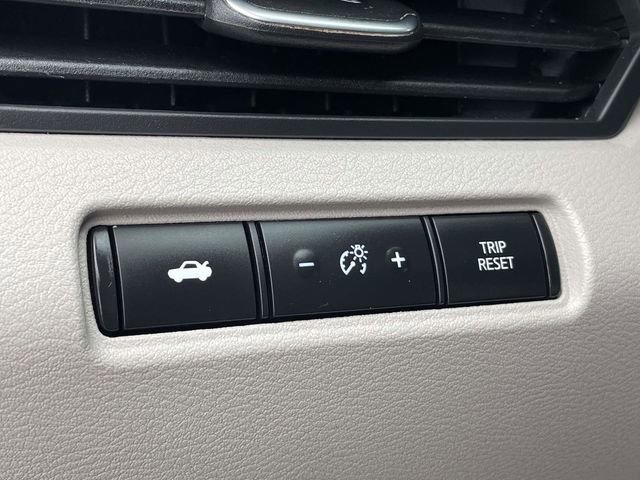 Used 2025 Nissan Altima 2.5 SV FWD image 28