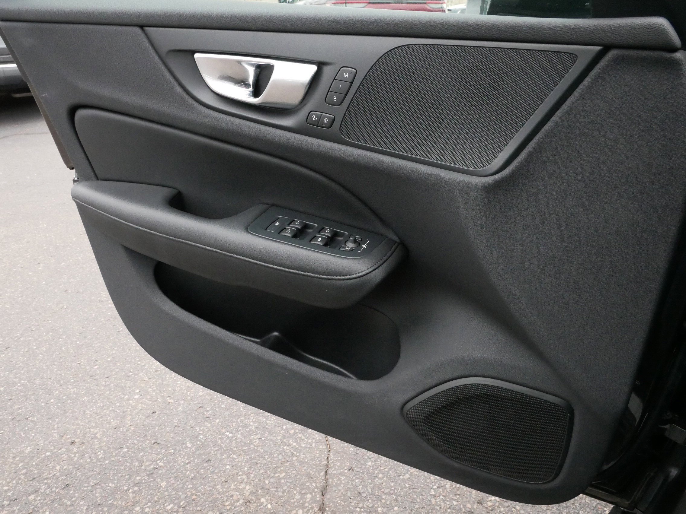 Used 2025 Volvo S60 B5 Core image 27