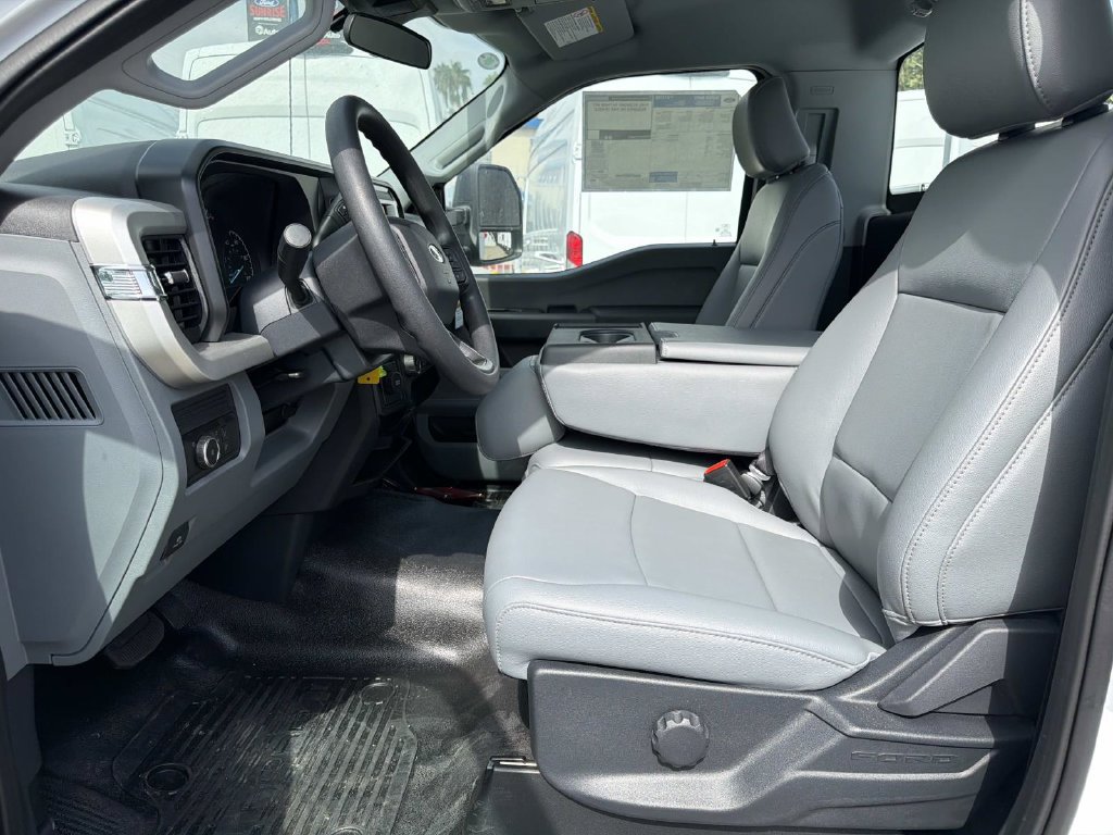 New 2026 Ford F450 XL w/ XL Chrome Package RWD image 18