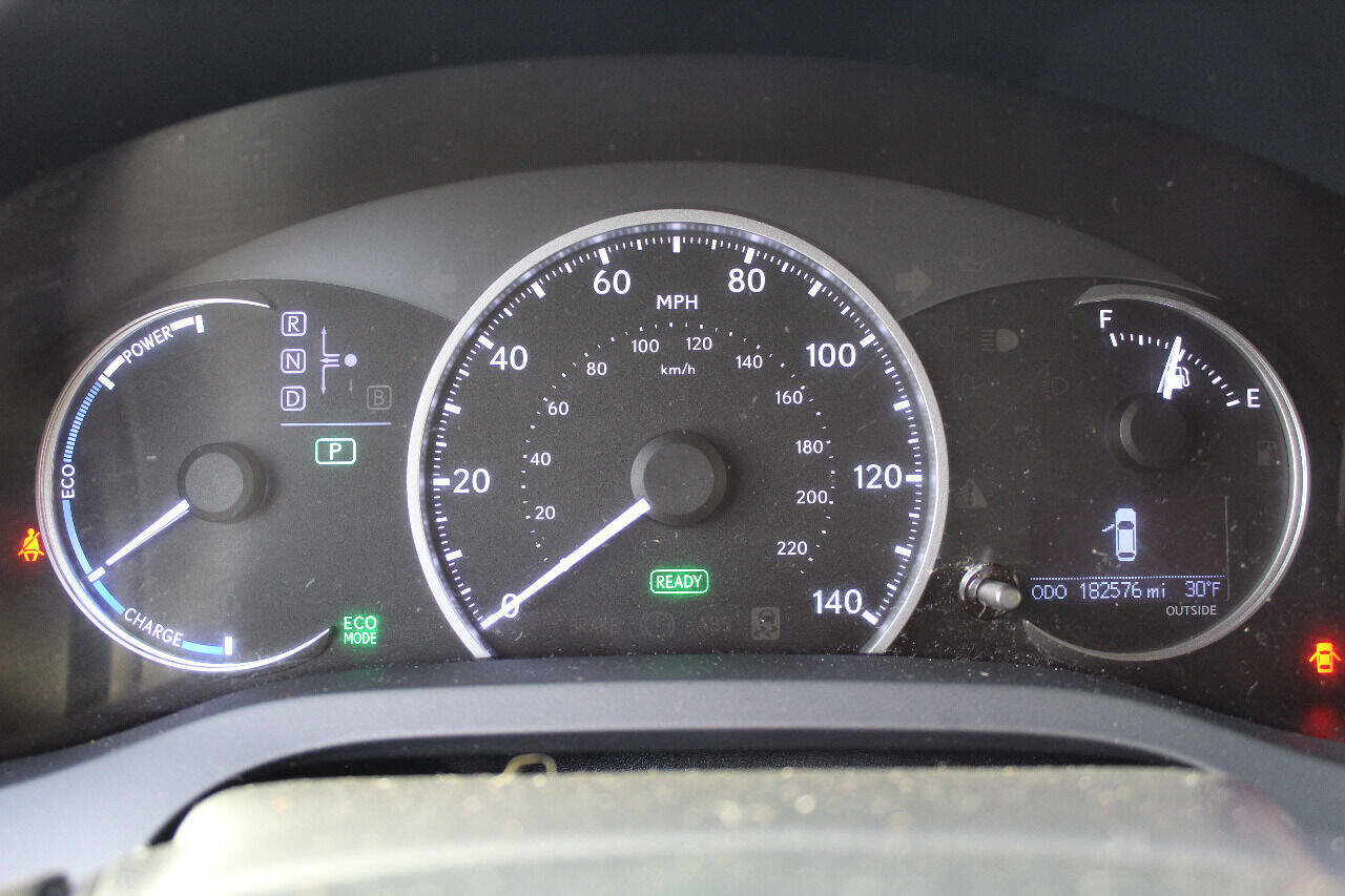 Used 2012 Lexus CT 200h Premium image 11