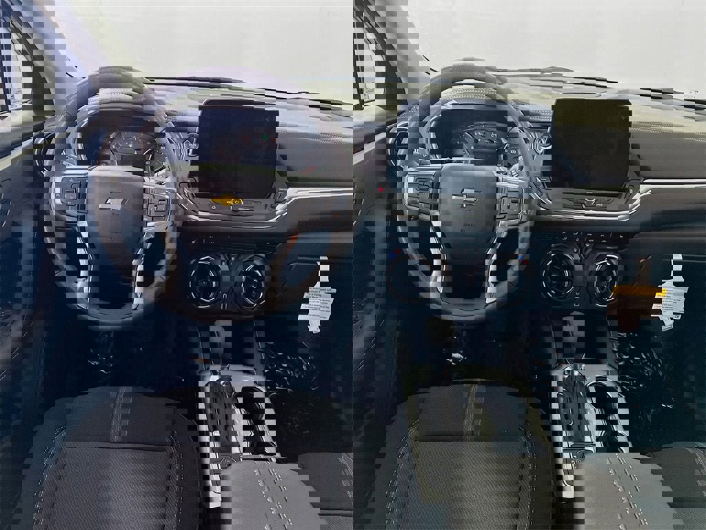 New 2026 Chevrolet Blazer LT image 2