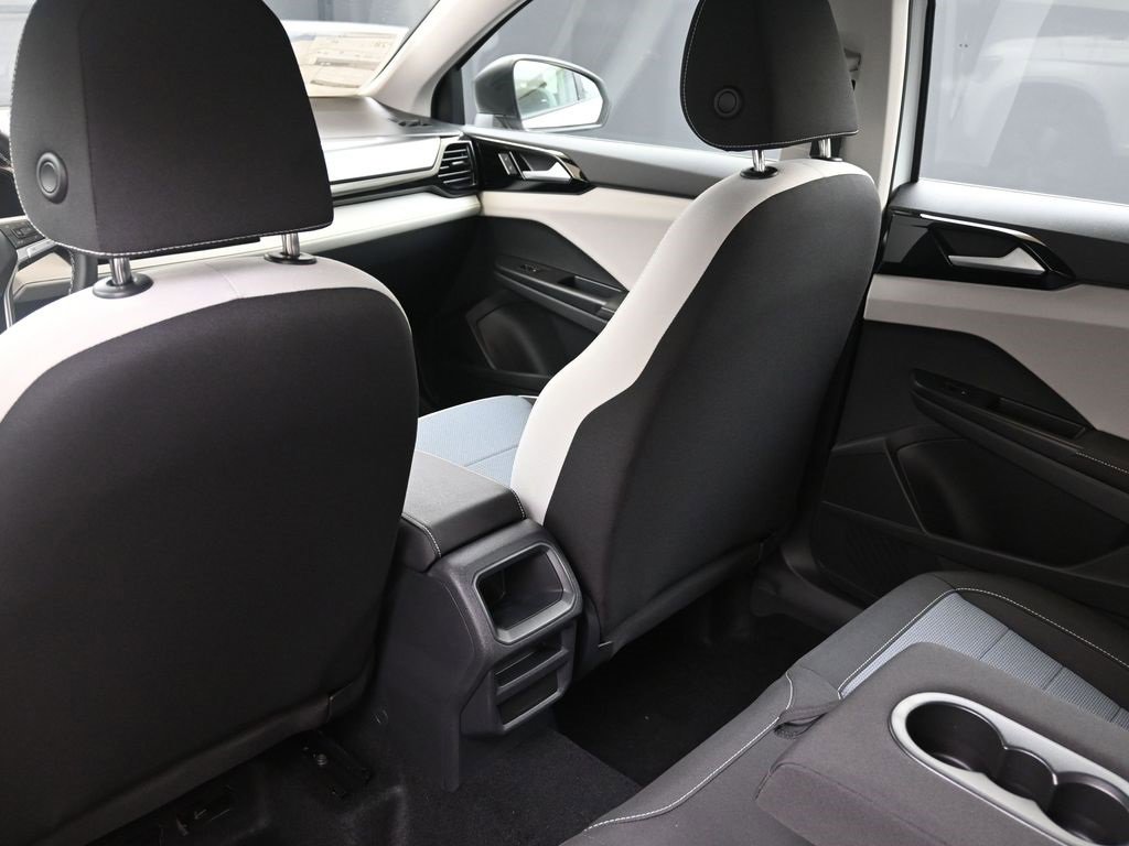 New 2025 Volkswagen Taos S image 19