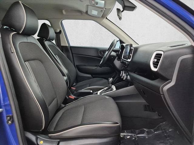 Certified 2022 Hyundai Venue Limited w/ Cargo Package FWD image 23