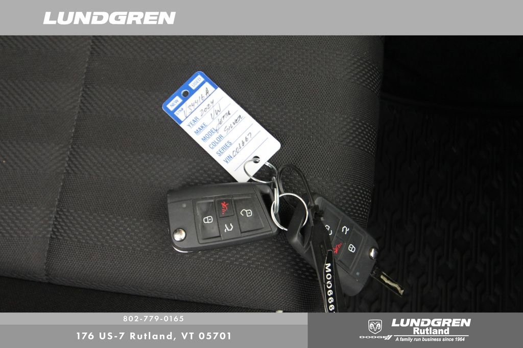 Used 2024 Volkswagen Jetta Sport image 29