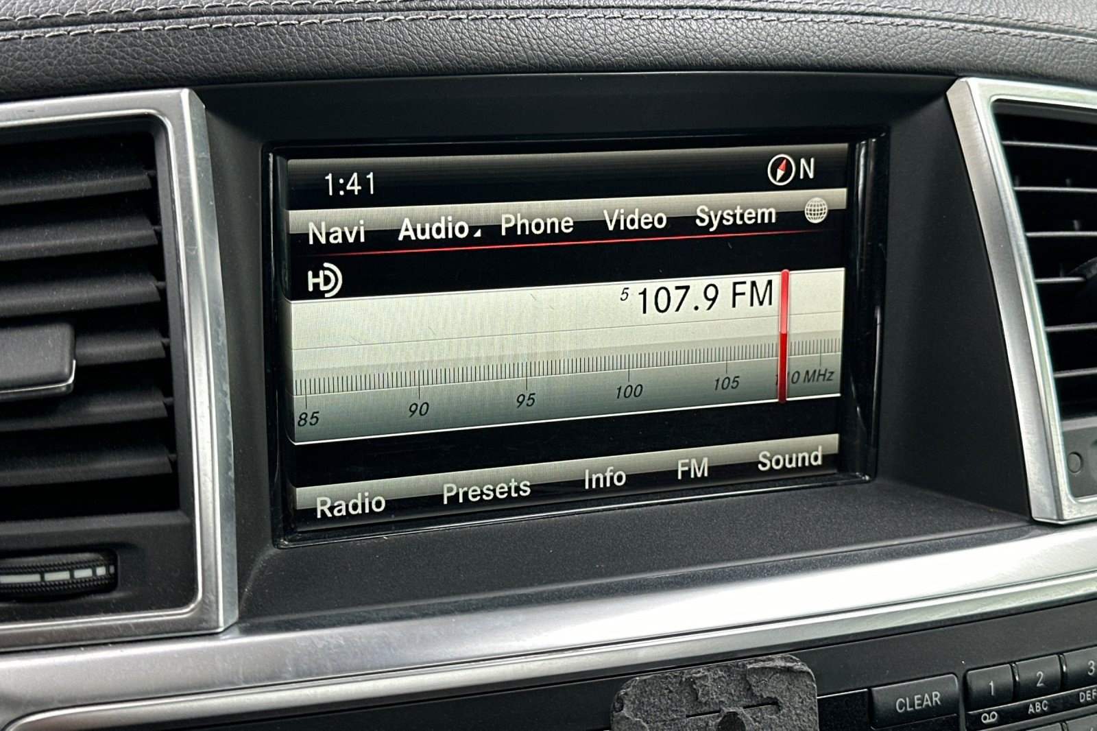 Used 2015 Mercedes-Benz GL 450 4MATIC image 21
